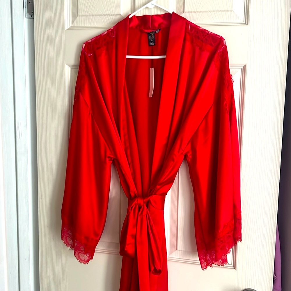 VS Satin robe